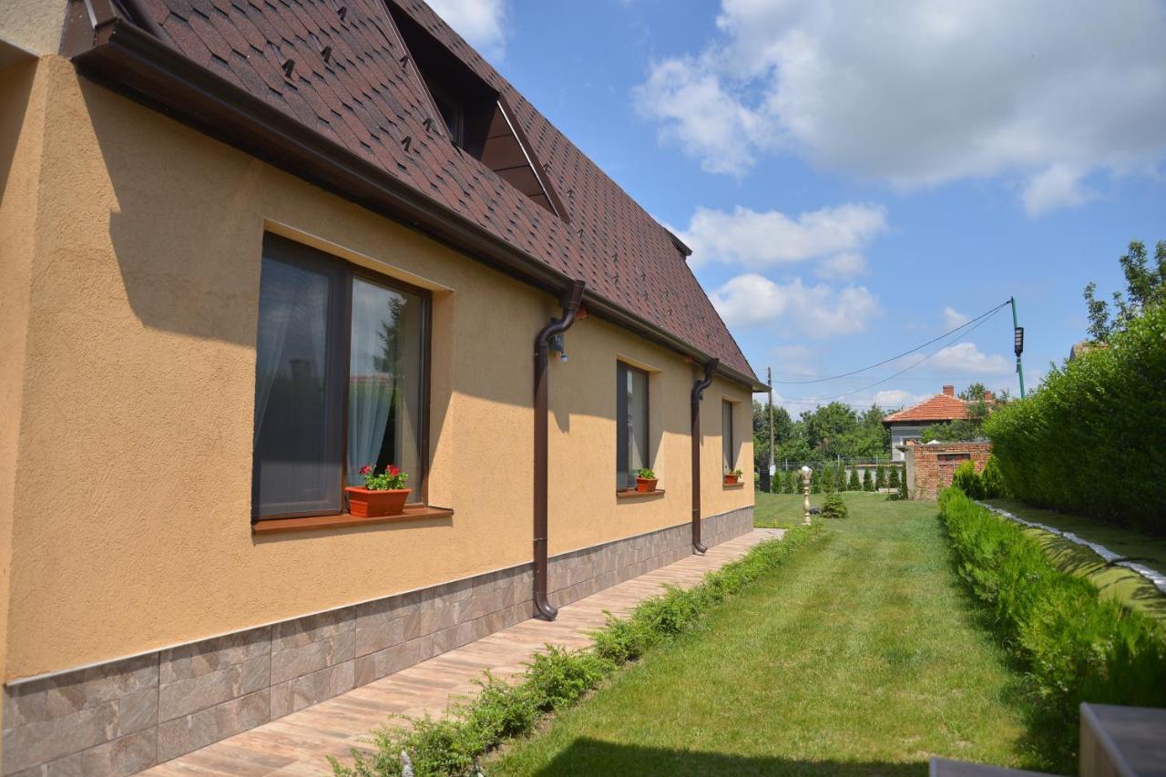 Guest House Erida Trastenik Buitenkant foto