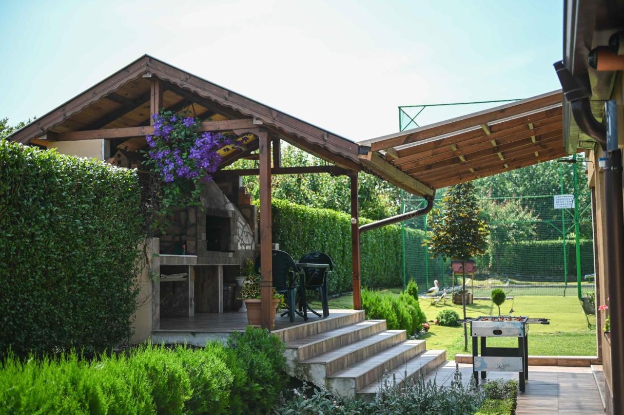 Guest House Erida Trastenik Buitenkant foto