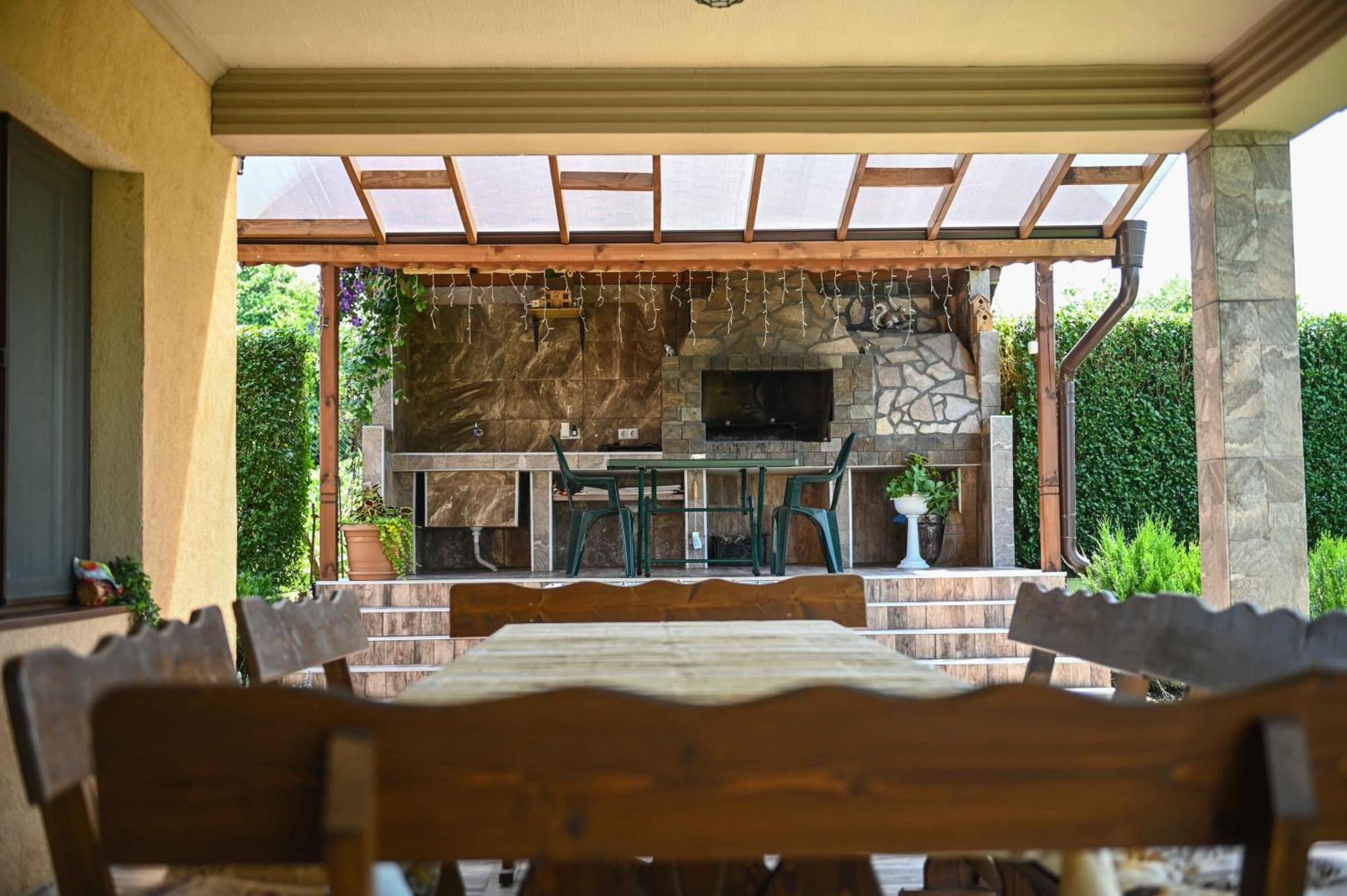 Guest House Erida Trastenik Buitenkant foto